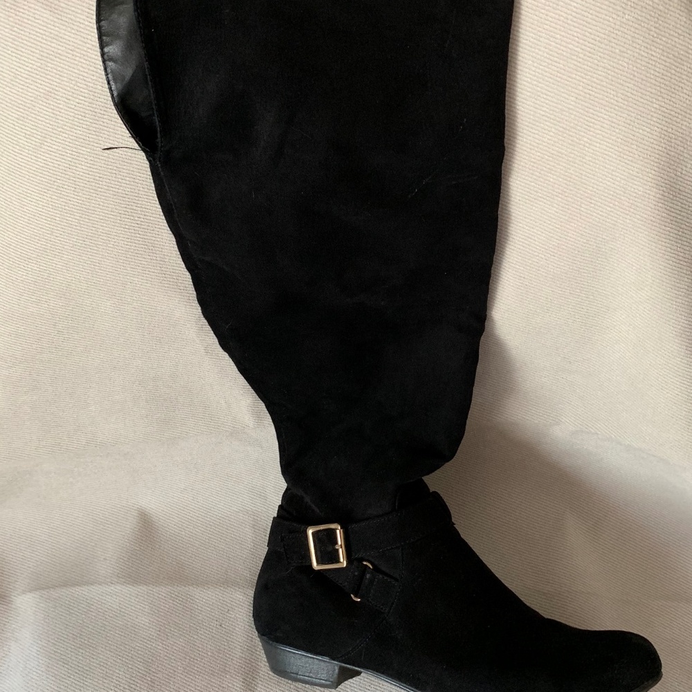 Knee-length Black Boots